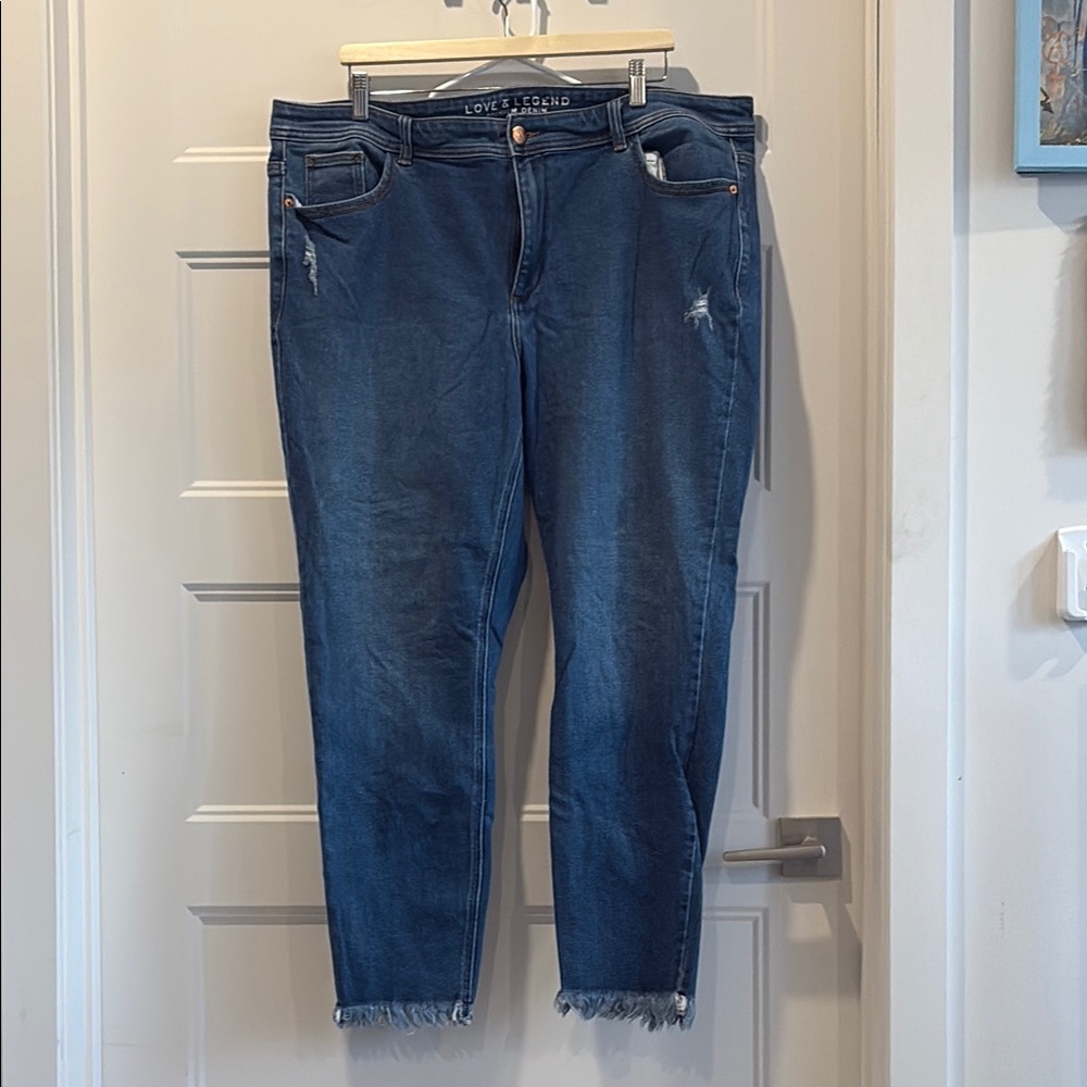 Love & Legend Blue Cropped Ankle Jeans